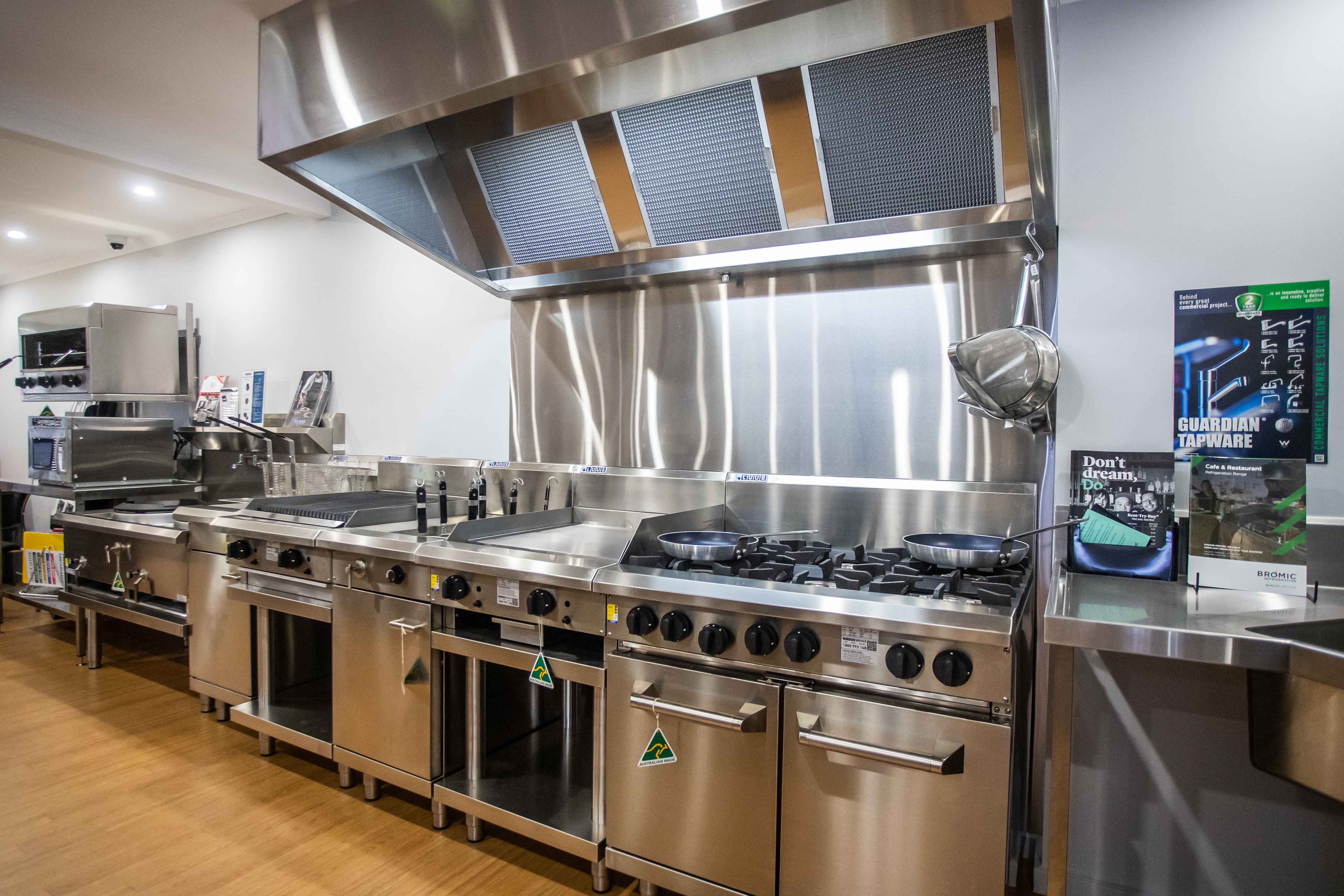 top 10 equipment pieces every restaurant kitchen needs